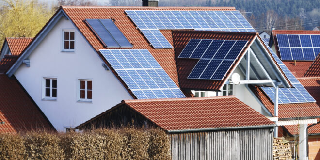 Kormány bejelentése: 5 millióra pályázhat, aki napelemet telepít energiatárolóval