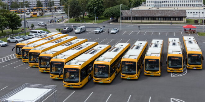 Elektromos buszokat adtak át Zalaegerszegen