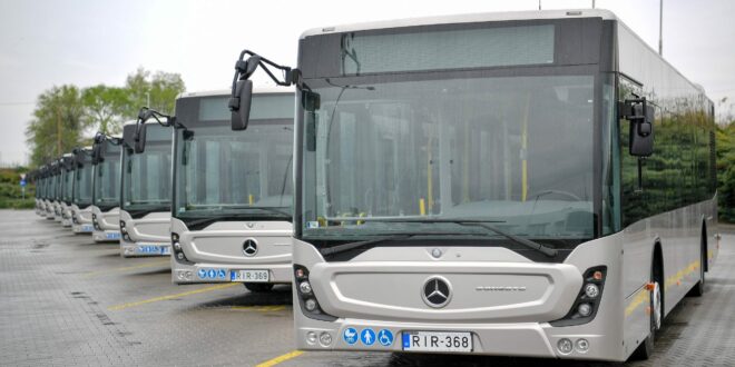 Debreceni polgármester: befejeződött a szóló autóbuszok cseréje a városban