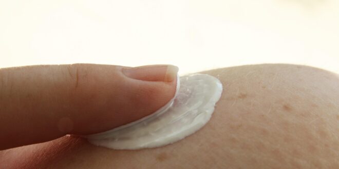 A Magyar Dermatológiai Társulat már kisgyermekkortól ajánlja a helyes UV-védelem oktatását