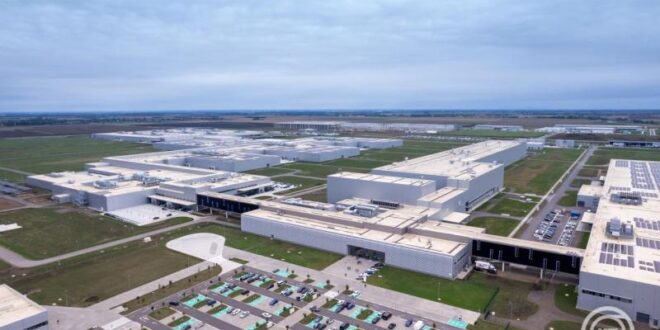 Új korszak Debrecenben: megnyílt a világ legzöldebb BMW gyára