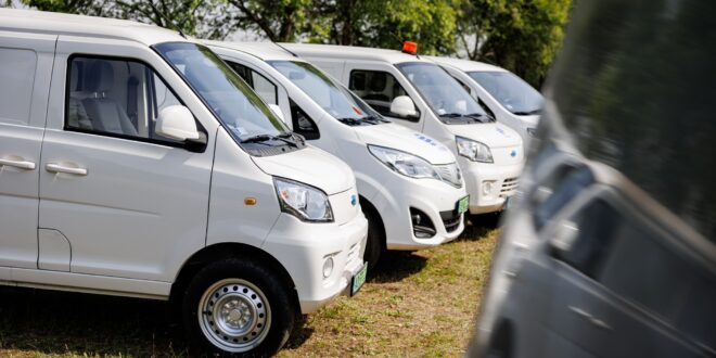 Rekordév felé száguld a magyar elektromosautó-piac
