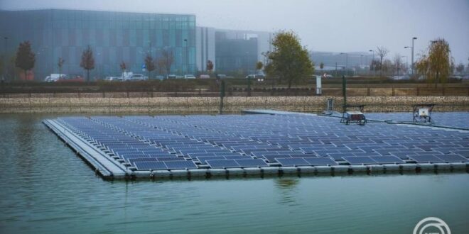Úszó naperőművet adtak át Szegeden