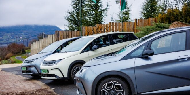 Rekordév után folytatódik a céges elektromos autó program