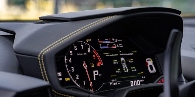 Kína diktálja a tempót: brutális innovációk az autóipar jövőjében