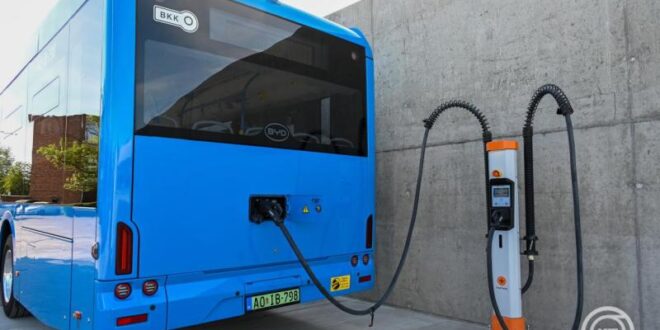 Bővül az elektromos buszflotta: új járművek állnak forgalomba