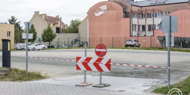 Azbeszttel szennyezett parkolót zártak le Zalaegerszegen