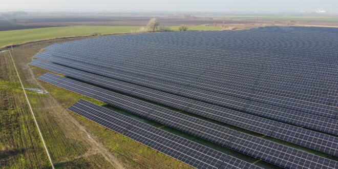 Új kibervédelmi rendszerekkel erősítik a megújulóenergia-szektort