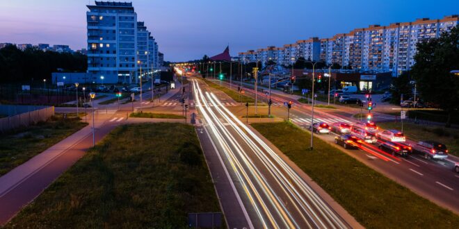 Belgiumban 2027-től fizetőssé válnak az utak – az elektromos autókra is matrica kell