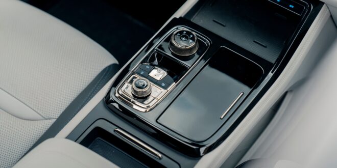 Egyre több elektromos és hibrid autót ad el a Geely